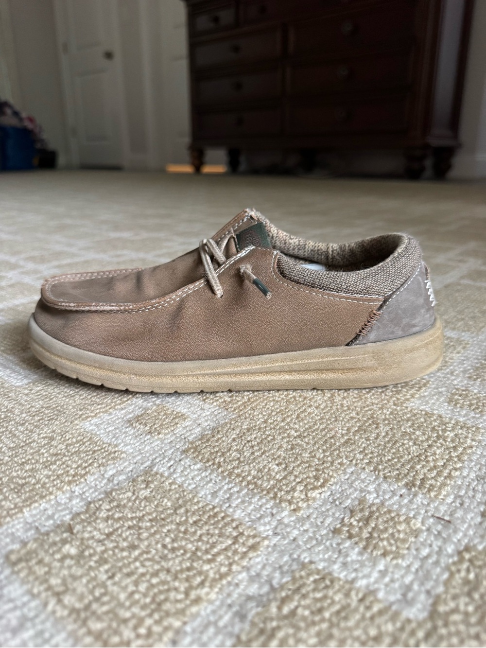 Hey Dude Paul Y Classic Slip On Casual Shoes Brown Tan Kids Size 3 - Picture 3 of 14